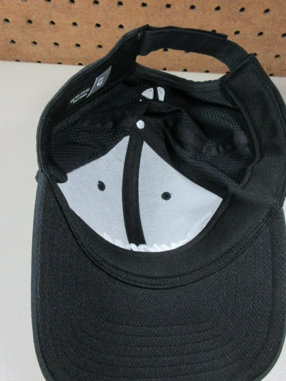 TaylorMade mens gray Sim tp5 strapback golf hat OS EUC